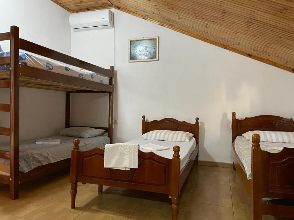 Happy Corner Guest House Shkodër Екстериор снимка