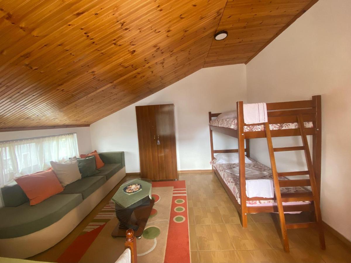 Happy Corner Guest House Shkodër Екстериор снимка
