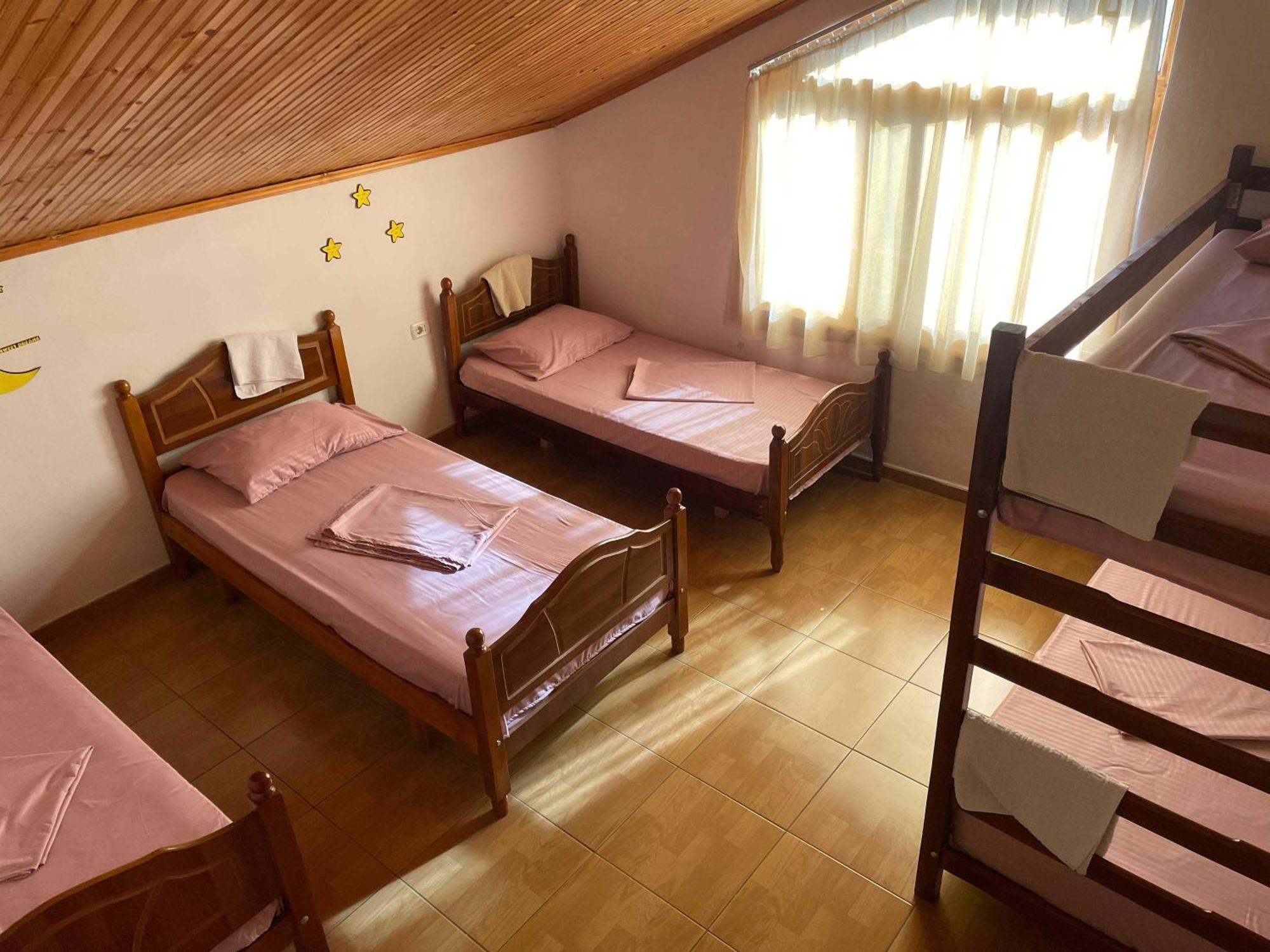 Happy Corner Guest House Shkodër Екстериор снимка