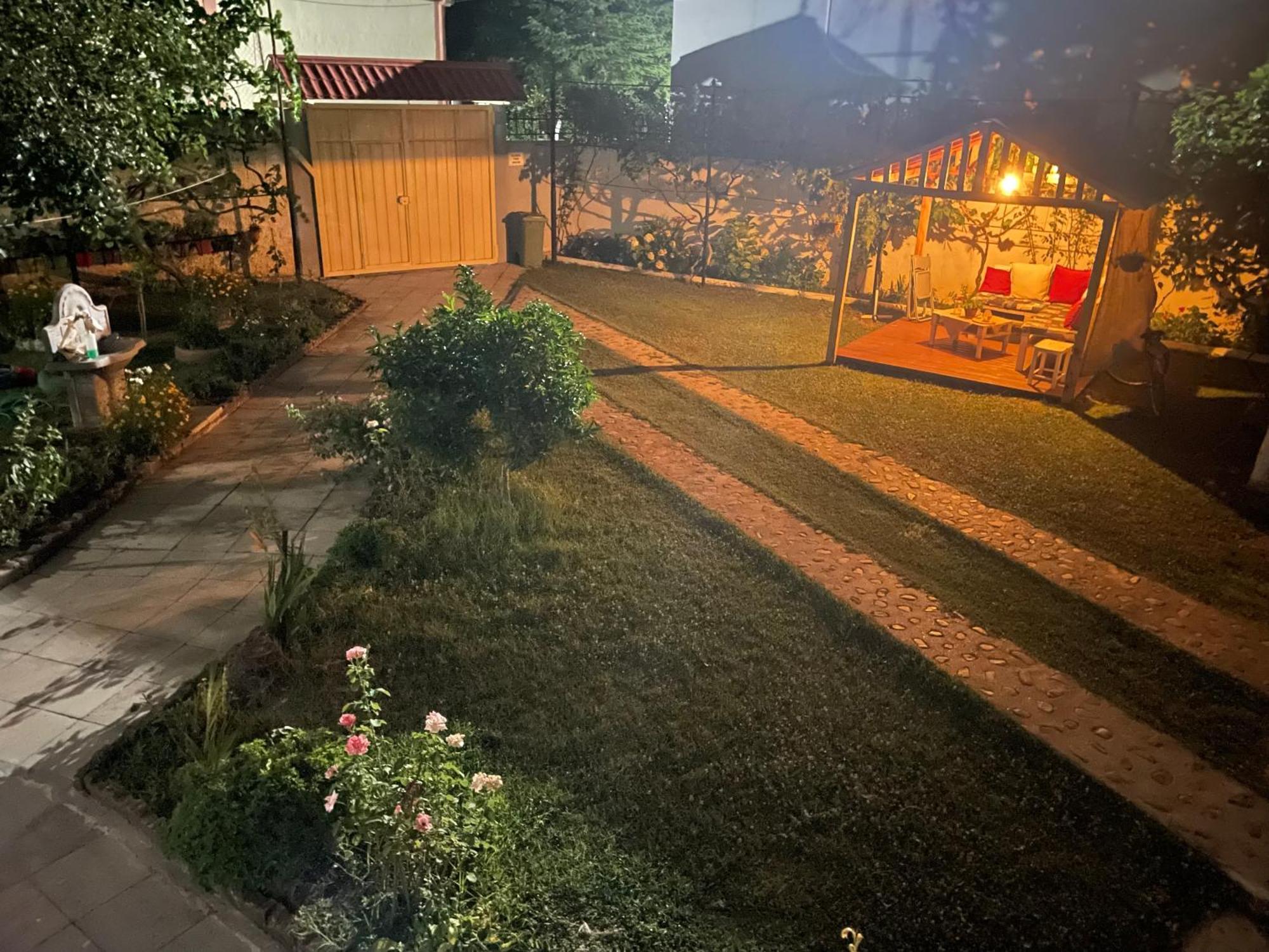 Happy Corner Guest House Shkodër Екстериор снимка