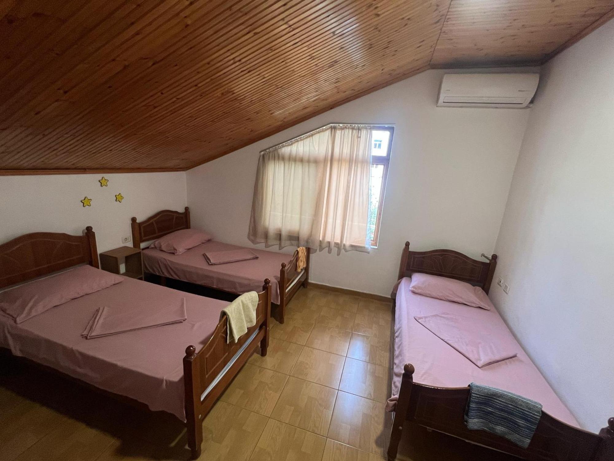 Happy Corner Guest House Shkodër Екстериор снимка