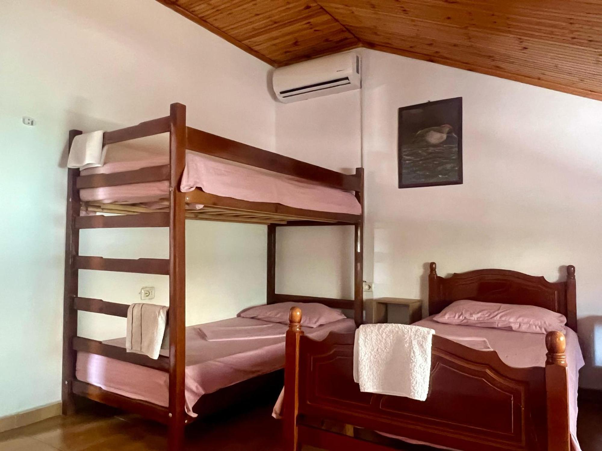 Happy Corner Guest House Shkodër Екстериор снимка